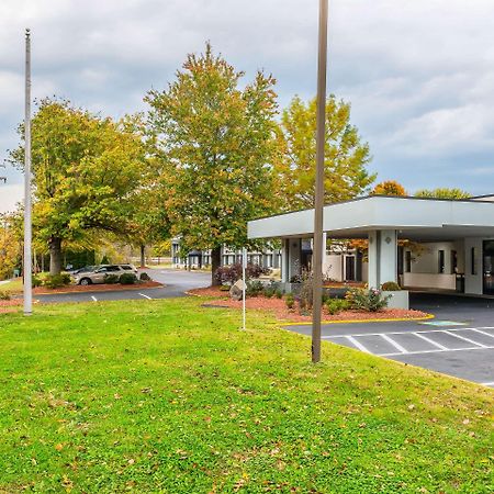 Clarion Inn Belle Vernon Extérieur photo