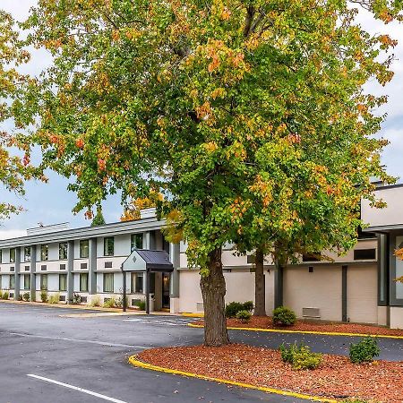 Clarion Inn Belle Vernon Extérieur photo