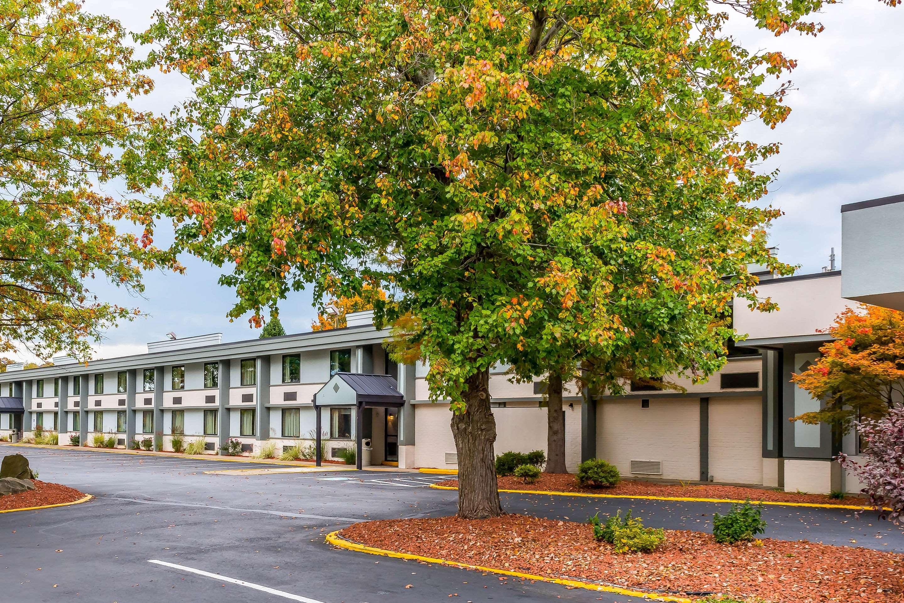 Clarion Inn Belle Vernon Extérieur photo